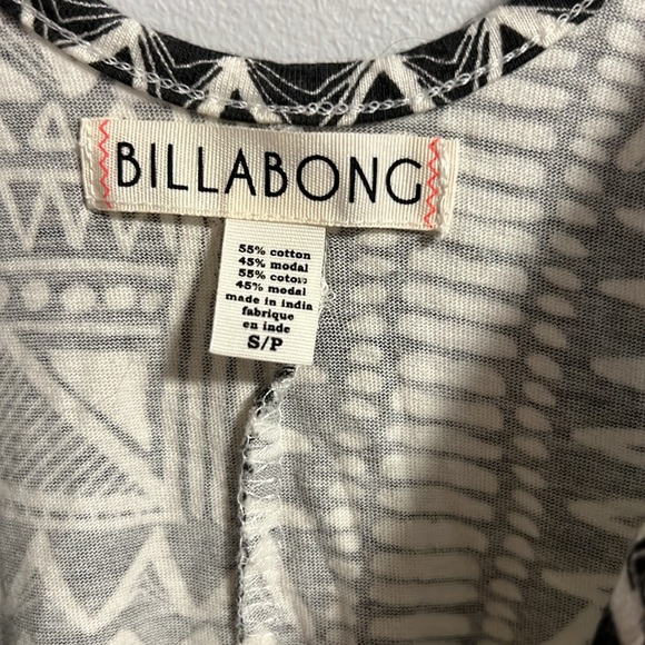 Billabong Summer Dress. Size small. Black/white Aztec a-line Vacation Beach - Picture 2 of 3